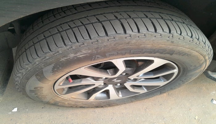 2025 Mahindra SCORPIO-N Z8 L DIESEL MT 2WD 7 STR, Diesel, Manual, 25,680 km, tyre