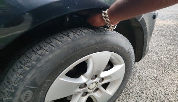 2011 Skoda Fabia ELEGANCE 1.2 MPI, Petrol, Manual, 87,993 km, tyre