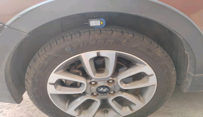 2016 Hyundai i20 Active 1.2 SX, Petrol, Manual, 1,82,815 km, tyre