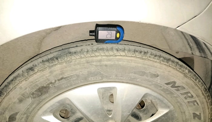 2011 Hyundai i10 MAGNA 1.2, Petrol, Manual, 61,021 km, tyre