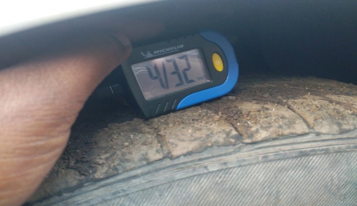 2012 BMW 3 Series 320d, Diesel, Automatic, 1,09,961 km, tyre