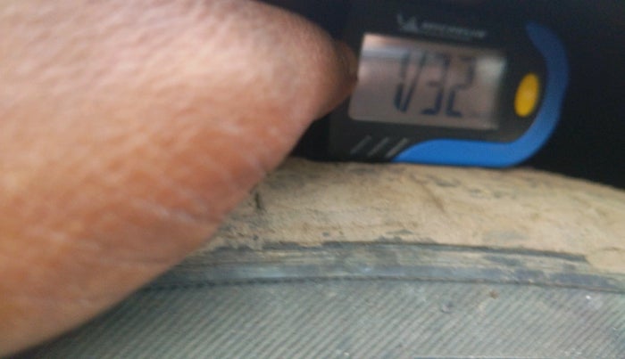 2012 BMW 3 Series 320d, Diesel, Automatic, 1,09,961 km, tyre