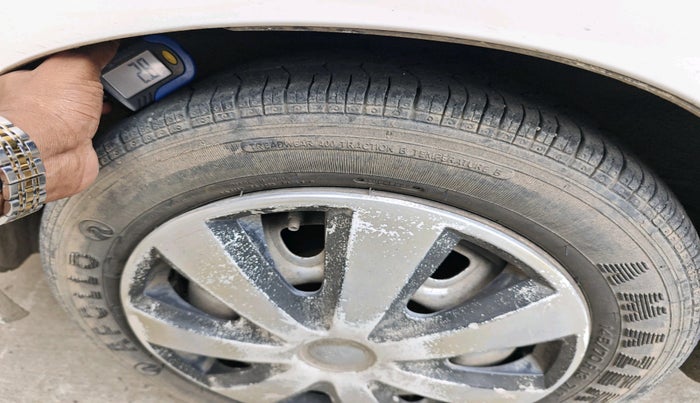 2010 Maruti Zen Estilo LXI, Petrol, Manual, 42,800 km, tyre