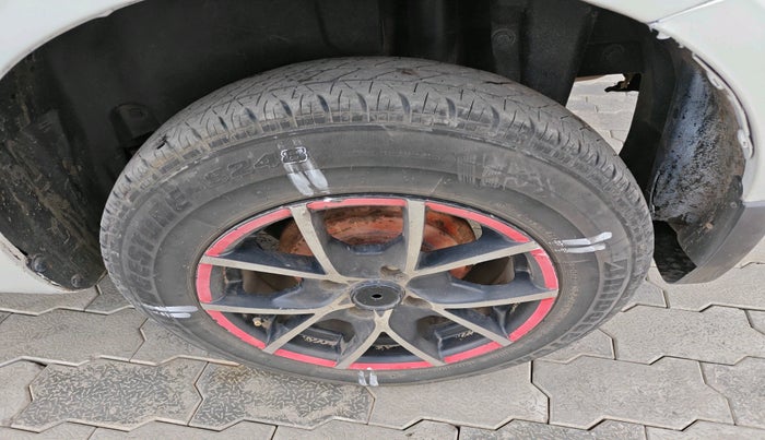 2015 Maruti Swift VDI, Diesel, Manual, 1,91,356 km, tyre