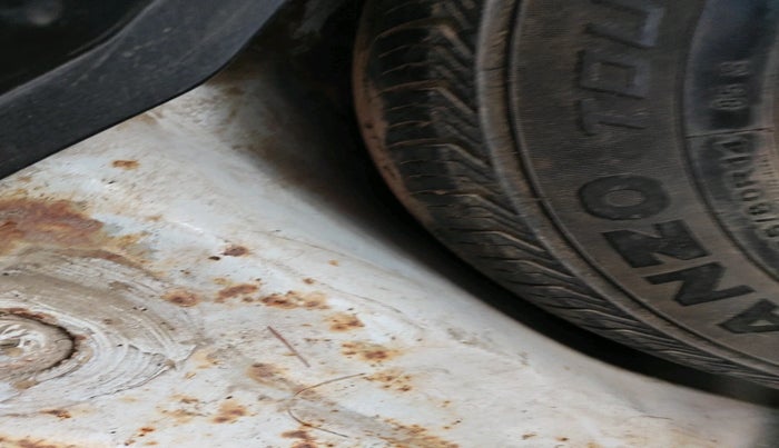 2015 Maruti Swift VDI, Diesel, Manual, 1,91,356 km, tyre