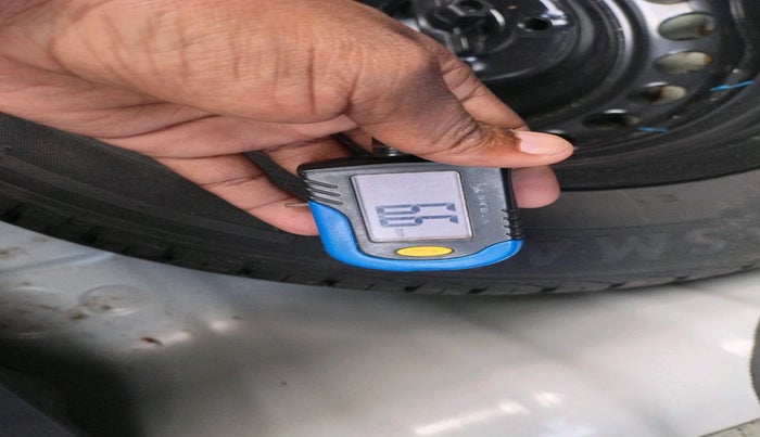 2022 Hyundai GRAND I10 NIOS SPORTZ AMT 1.2 KAPPA VTVT, Petrol, Automatic, 5,658 km, tyre