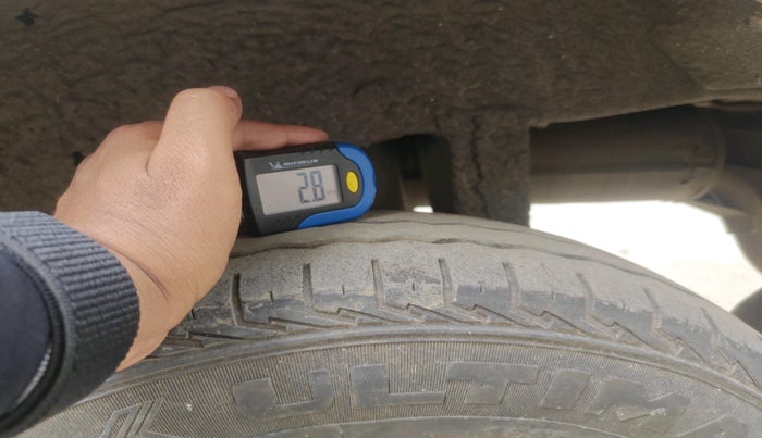 2021 Maruti Eeco 5 STR AC CNG, Petrol, Manual, 93,524 km, tyre