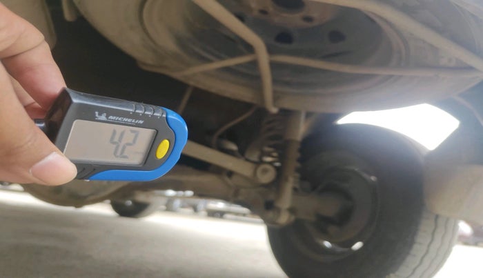 2021 Maruti Eeco 5 STR AC CNG, Petrol, Manual, 93,524 km, tyre