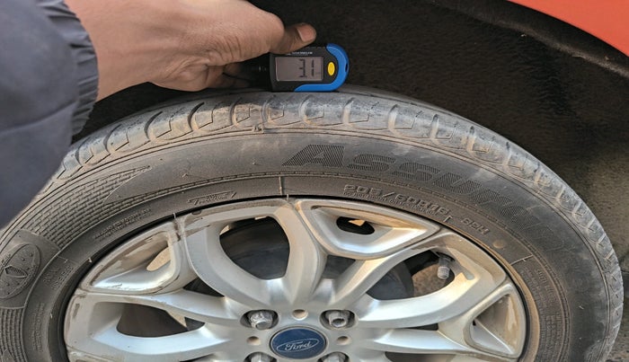 2016 Ford Ecosport TITANIUM 1.5L DIESEL, Diesel, Manual, 1,19,180 km, tyre