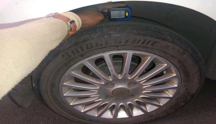 2015 Tata Zest XM PETROL, Petrol, Manual, 1,38,536 km, tyre