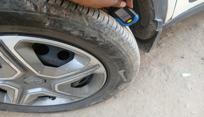 2018 Tata NEXON XT DIESEL, Diesel, Manual, 55,438 km, tyre