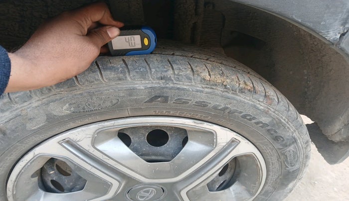 2018 Tata NEXON XT DIESEL, Diesel, Manual, 55,438 km, tyre