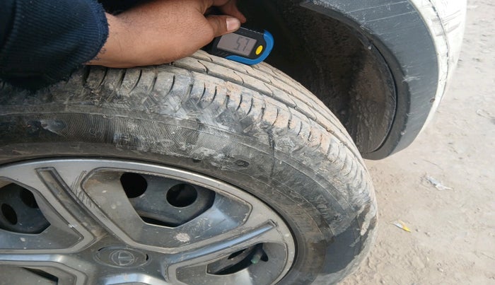 2018 Tata NEXON XT DIESEL, Diesel, Manual, 55,438 km, tyre