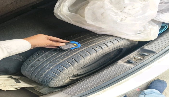 2011 Hyundai i20 ASTA 1.2, Petrol, Manual, 87,434 km, tyre