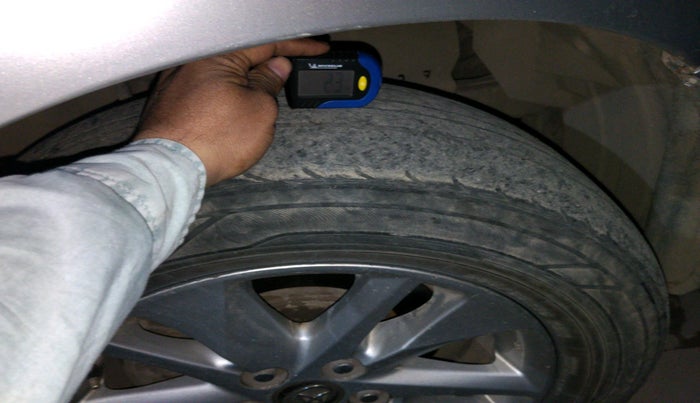 2017 Toyota Innova Crysta 2.4 G 7 STR, Diesel, Manual, 1,37,446 km, tyre