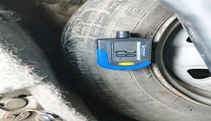 2011 Maruti Alto LXI CNG, Petrol, Manual, 94,968 km, tyre