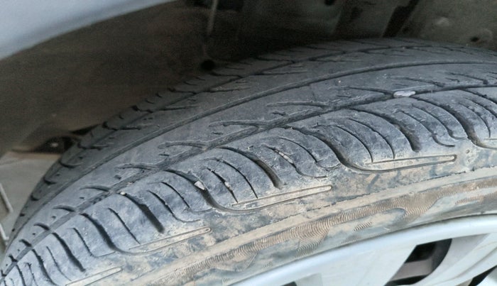 2016 Renault Kwid RXT 0.8, Petrol, Manual, 77,970 km, tyre