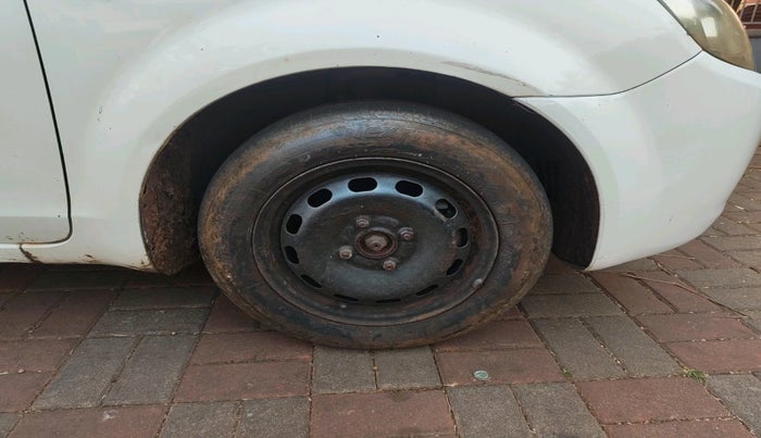 2011 Ford Fiesta EXI 1.4 DIESEL, Diesel, Manual, 2,29,242 km, tyre