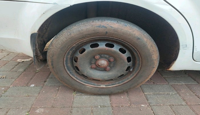 2011 Ford Fiesta EXI 1.4 DIESEL, Diesel, Manual, 2,29,242 km, tyre