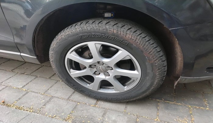 2013 Audi Q5 2.0 TDI QUATTRO, Diesel, Automatic, 1,08,497 km, tyre