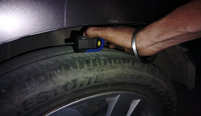 2015 Honda City 1.5L I-VTEC SV CVT, Petrol, Automatic, 1,18,033 km, tyre