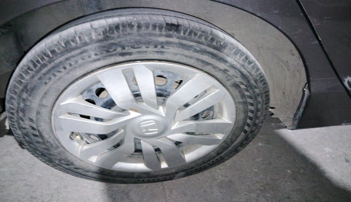 2015 Honda City 1.5L I-VTEC SV CVT, Petrol, Automatic, 1,18,033 km, tyre