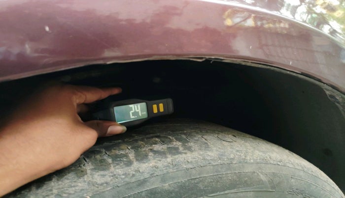 2012 Skoda Superb ELEGANCE 1.8 TSI AT, Petrol, Automatic, 1,85,065 km, tyre