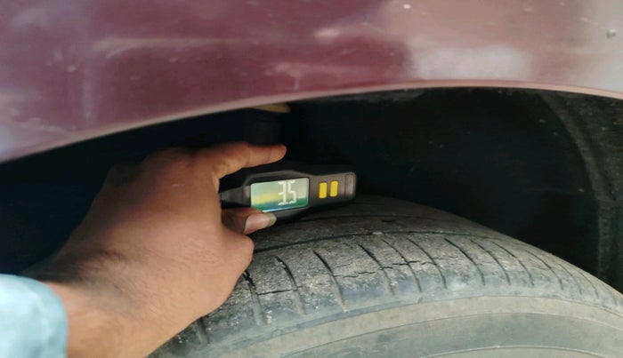 2012 Skoda Superb ELEGANCE 1.8 TSI AT, Petrol, Automatic, 1,85,065 km, tyre