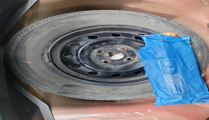 2013 Maruti Swift VDI, Diesel, Manual, 1,22,028 km, tyre