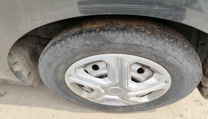 2020 Tata ALTROZ XE PETROL, Petrol, Manual, 51,974 km, tyre