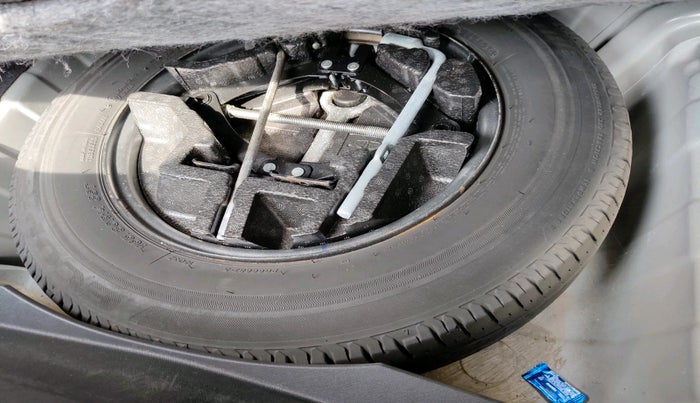 2020 Tata ALTROZ XE PETROL, Petrol, Manual, 51,974 km, tyre