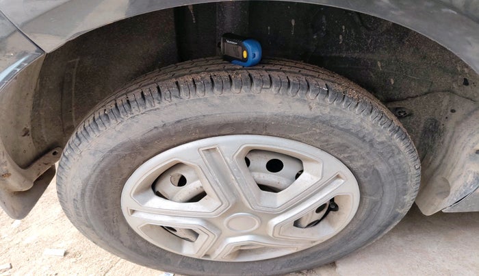 2020 Tata ALTROZ XE PETROL, Petrol, Manual, 51,974 km, tyre