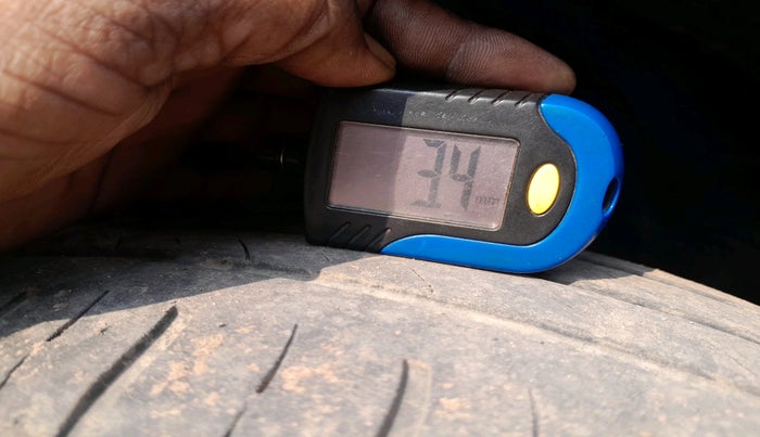 2014 Hyundai i20 SPORTZ 1.2, Petrol, Manual, 68,374 km, tyre