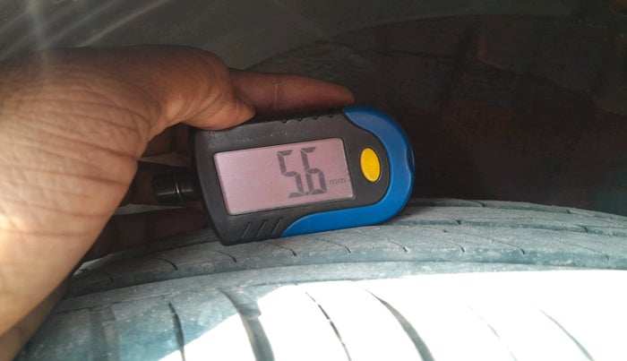 2014 Hyundai i20 SPORTZ 1.2, Petrol, Manual, 68,374 km, tyre