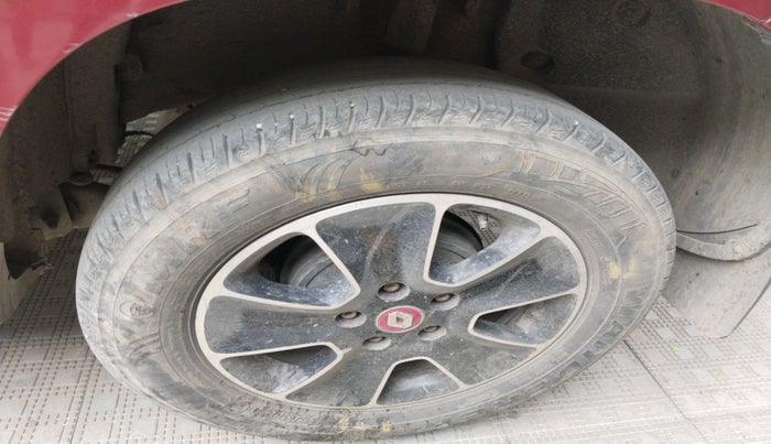 2017 Renault Duster 85 PS RXS MT DIESEL, Diesel, Manual, 1,09,350 km, tyre