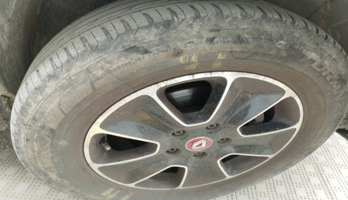 2017 Renault Duster 85 PS RXS MT DIESEL, Diesel, Manual, 1,09,350 km, tyre