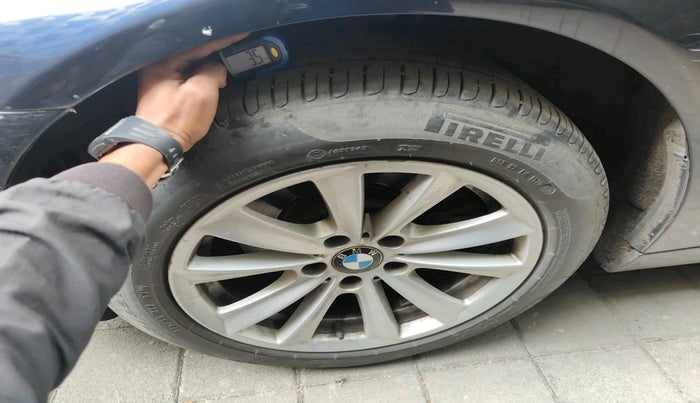 2011 BMW 5 Series 520D 2.0, Diesel, Automatic, 1,43,524 km, tyre