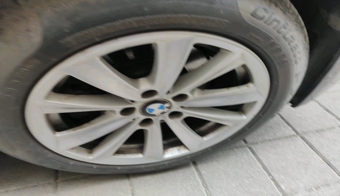 2011 BMW 5 Series 520D 2.0, Diesel, Automatic, 1,43,524 km, tyre