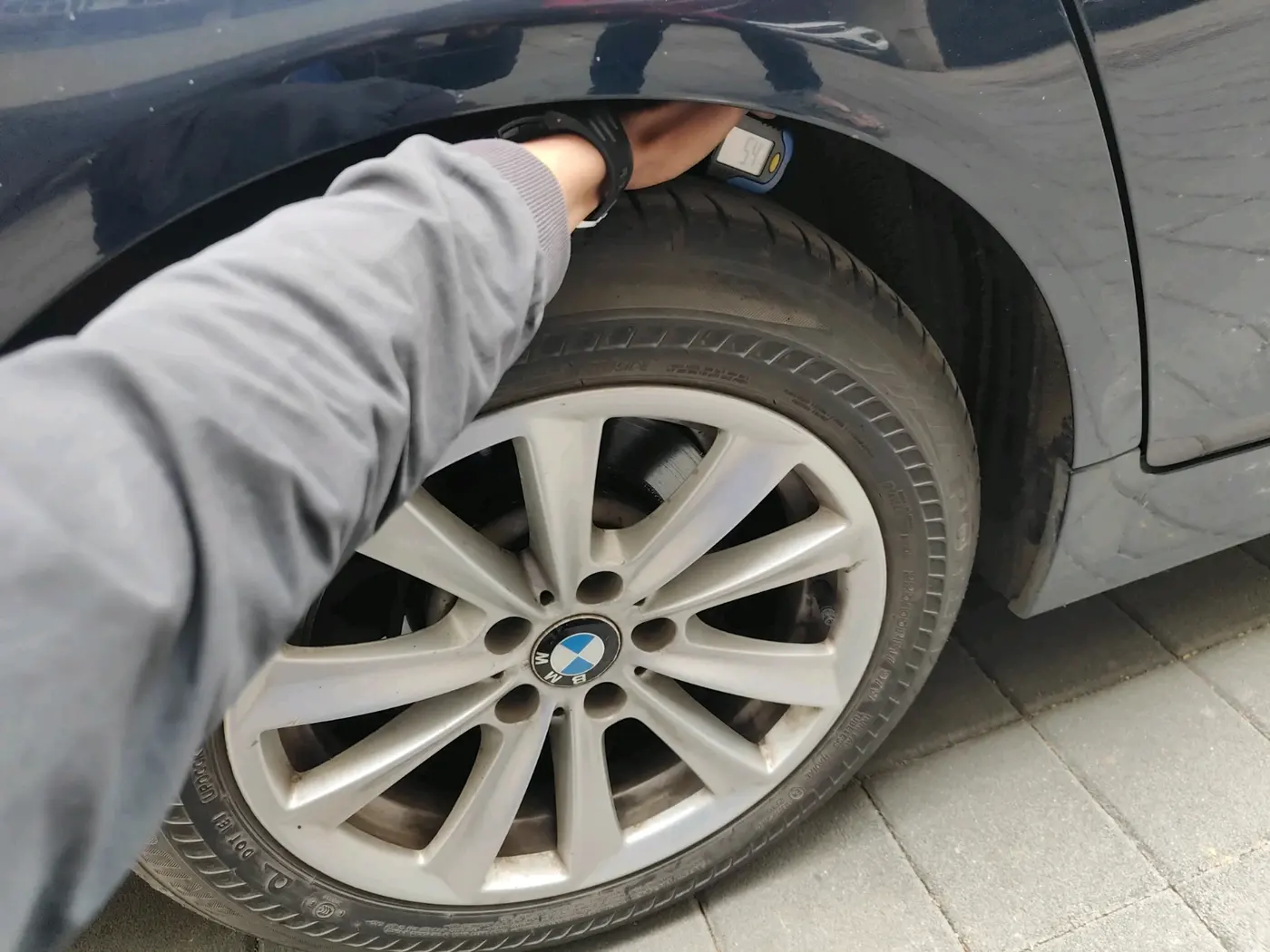 2011 BMW 5 Series 520D 2.0, Diesel, Automatic, 1,43,524 km, tyre