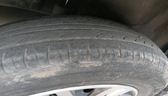 2015 Maruti Swift Dzire VDI, Diesel, Manual, 77,402 km, tyre