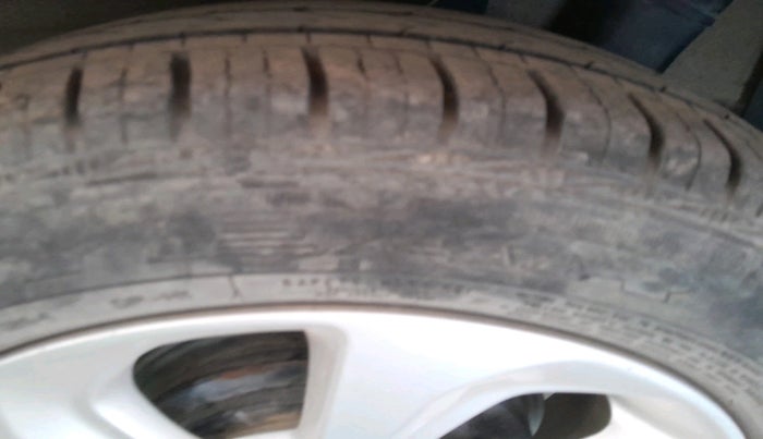 2019 Hyundai Xcent SX 1.2, Petrol, Manual, 20,097 km, tyre