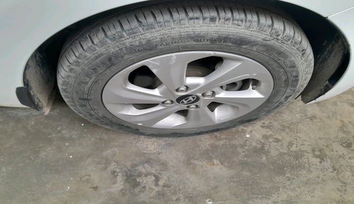 2019 Hyundai Xcent SX 1.2, Petrol, Manual, 20,097 km, tyre