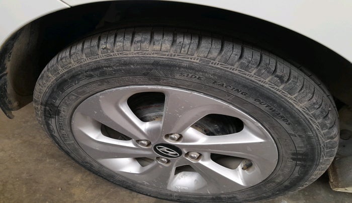 2019 Hyundai Xcent SX 1.2, Petrol, Manual, 20,097 km, tyre