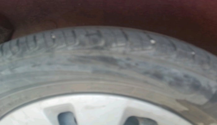 2013 Hyundai i10 SPORTZ 1.2, Petrol, Manual, 33,062 km, tyre