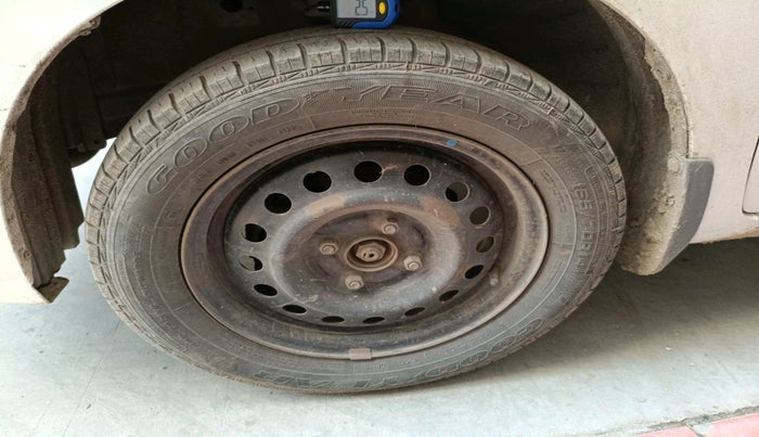 2014 Maruti Wagon R 1.0 VXI, Petrol, Manual, 1,19,284 km, tyre