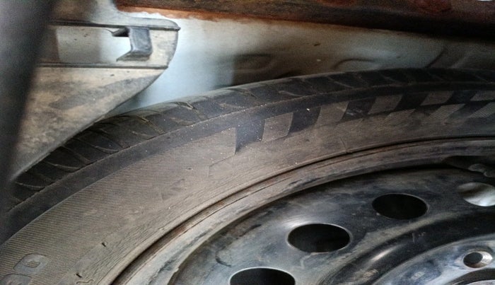 2014 Maruti Wagon R 1.0 VXI, Petrol, Manual, 1,19,284 km, tyre