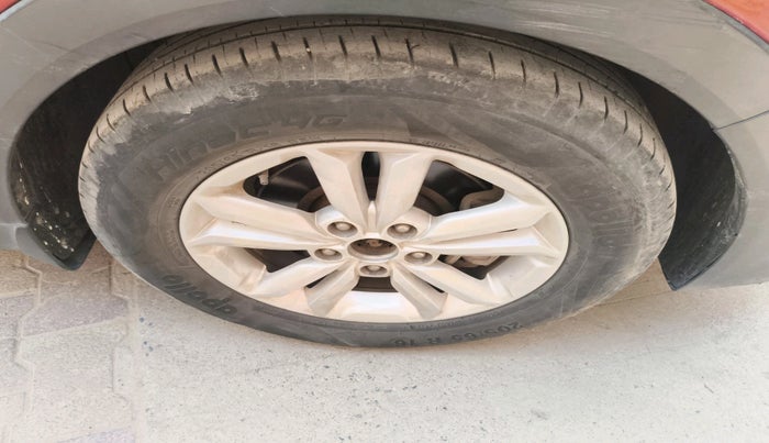 2016 Hyundai Creta SX PLUS AT 1.6 DIESEL, Diesel, Automatic, 1,31,452 km, tyre