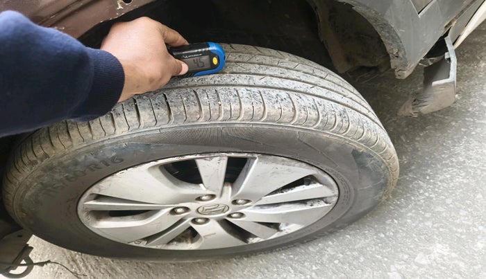 2015 Maruti S Cross ZETA 1.3, Diesel, Manual, 1,67,934 km, tyre