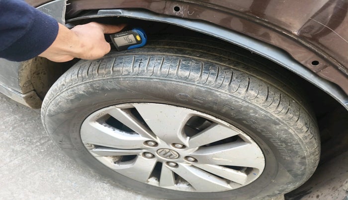 2015 Maruti S Cross ZETA 1.3, Diesel, Manual, 1,67,934 km, tyre