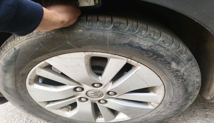 2015 Maruti S Cross ZETA 1.3, Diesel, Manual, 1,67,934 km, tyre